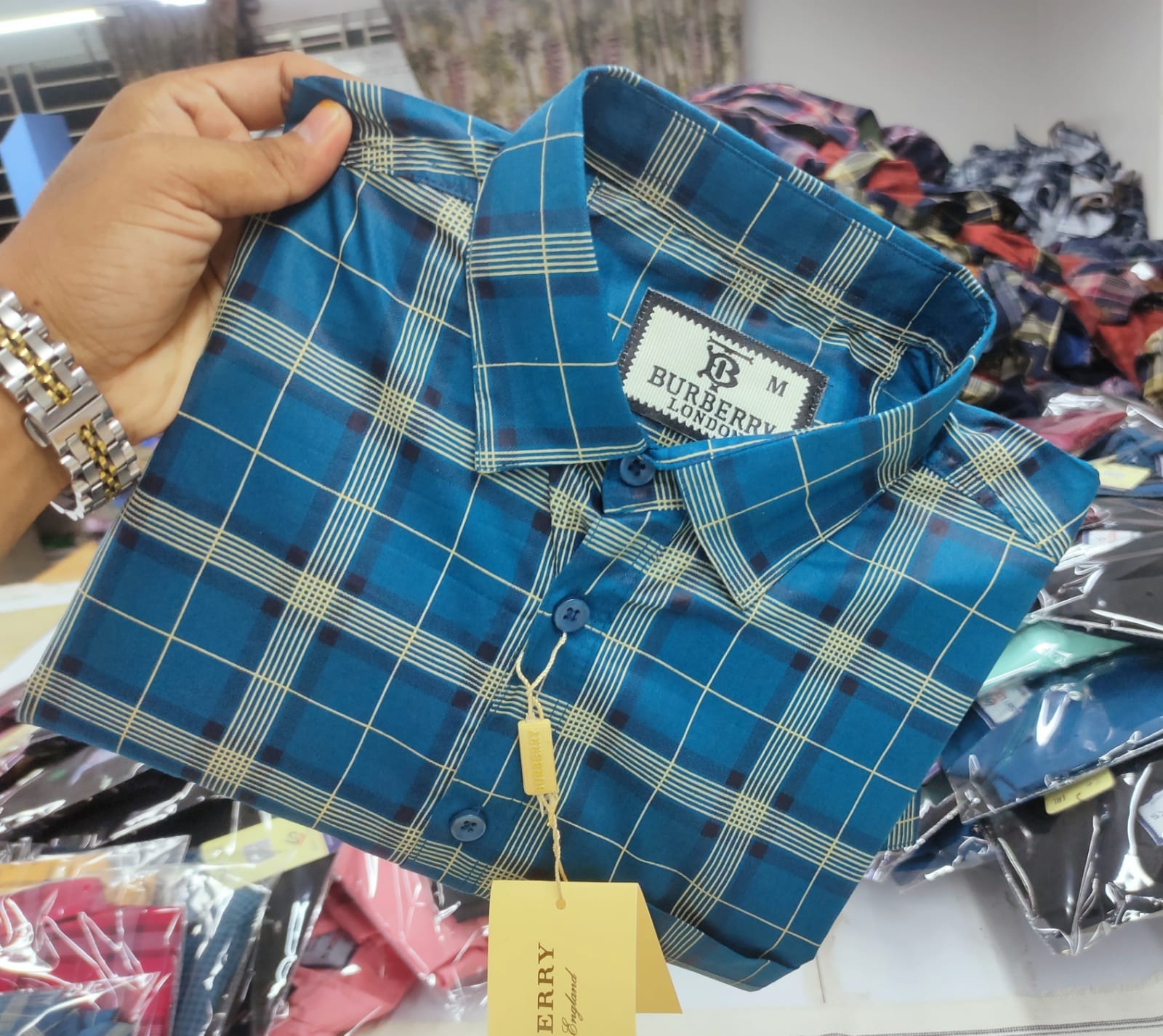 Burberry full Sleeve Cotton Print Shirt Color and quality 100% guarantee